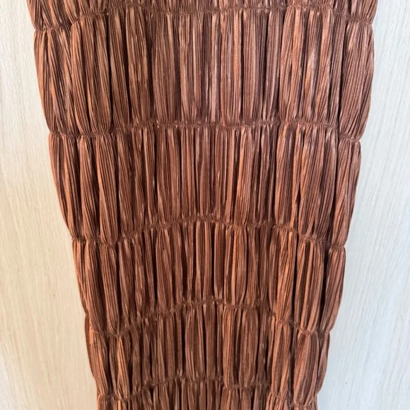 Elegant Brown Midi Dress - Picture 4 of 6